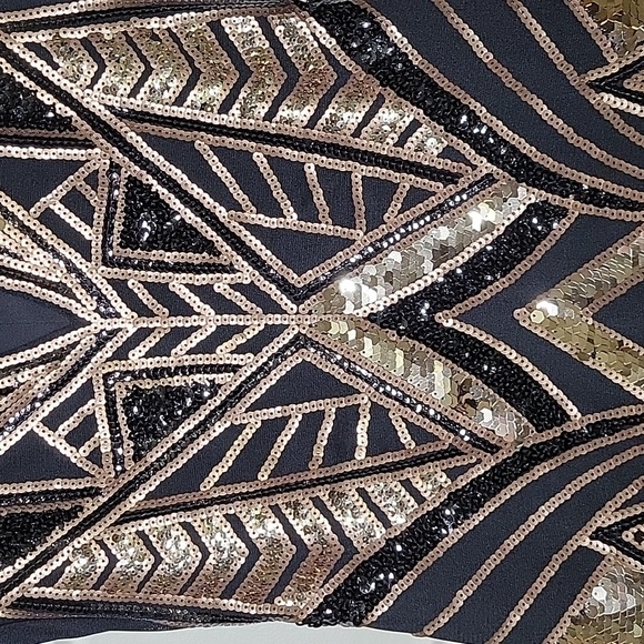 Express Black/Gold Long Sleeve Sequined Aztec Print V-Neck XS Bodycon NTW - Picture 2 of 9